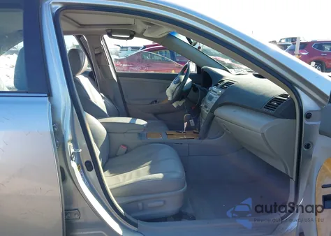 2007 Toyota Camry Xle V6 z USA, uszkodzony, nr VIN 4T1BK46K87U052946